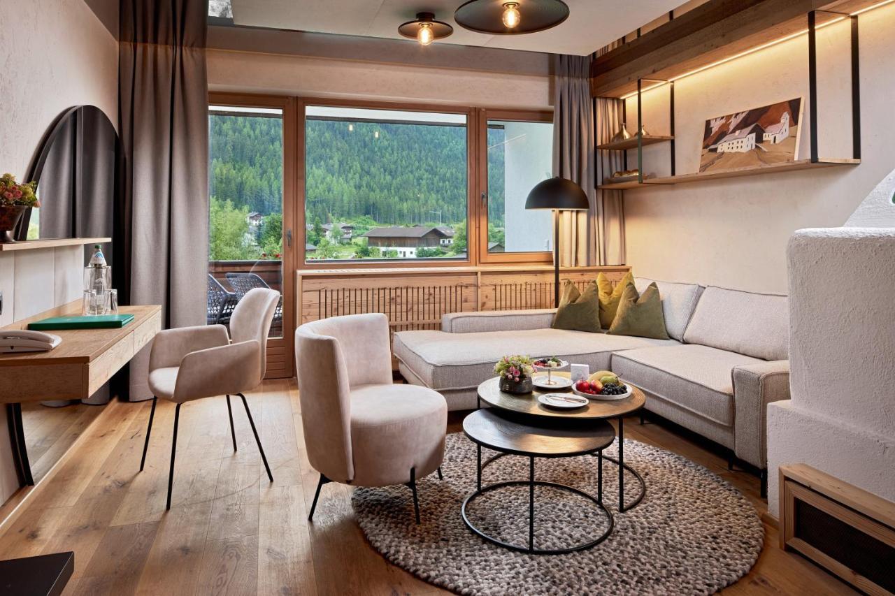 Deluxe Double Room Mountain View